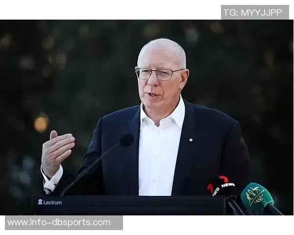 查尔斯李宣布克尼佩尔脚踝扭伤确诊状态每日观察中